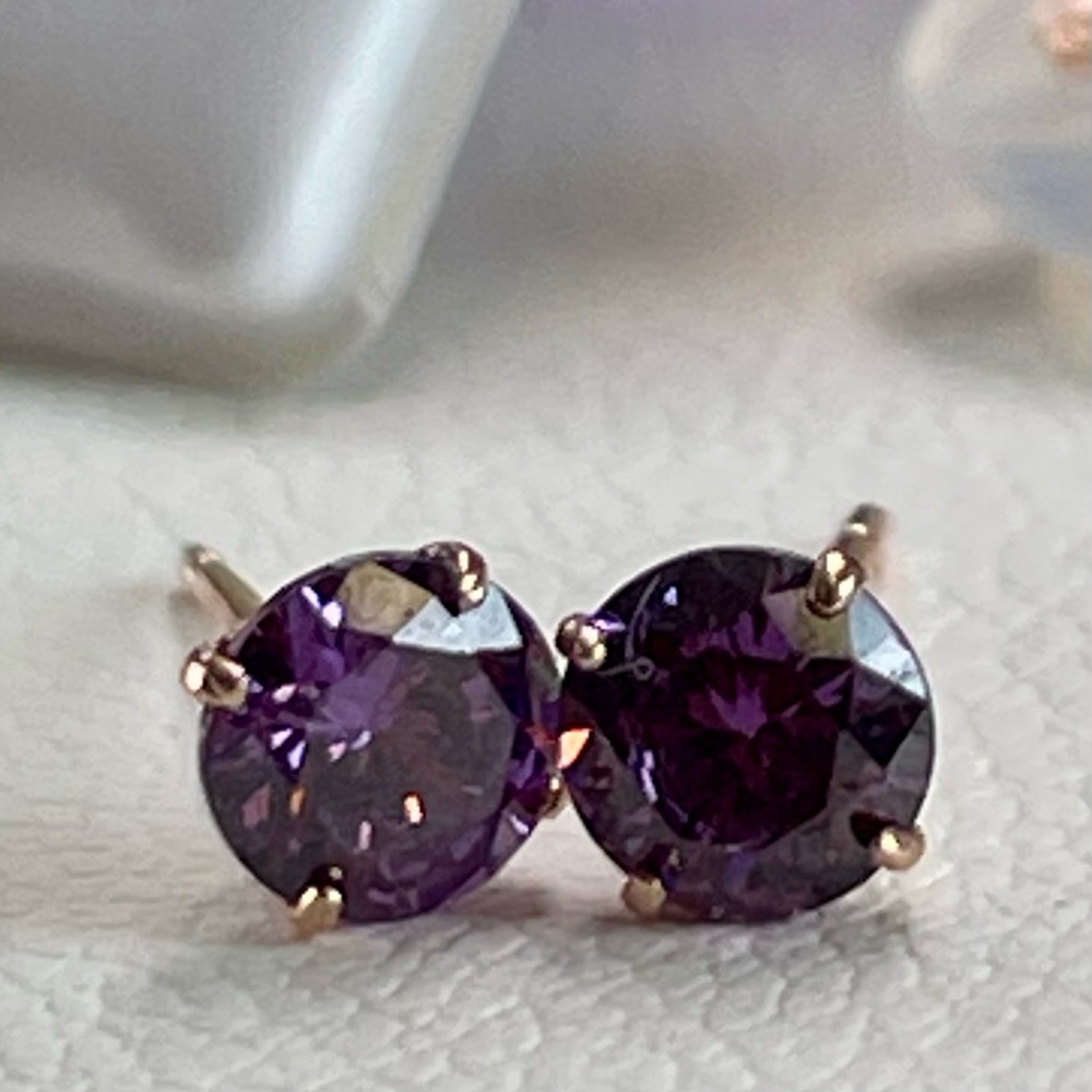 14KT Amethyst Yellow Gold Stud Earrings. .50ct total - Picture 2 of 13